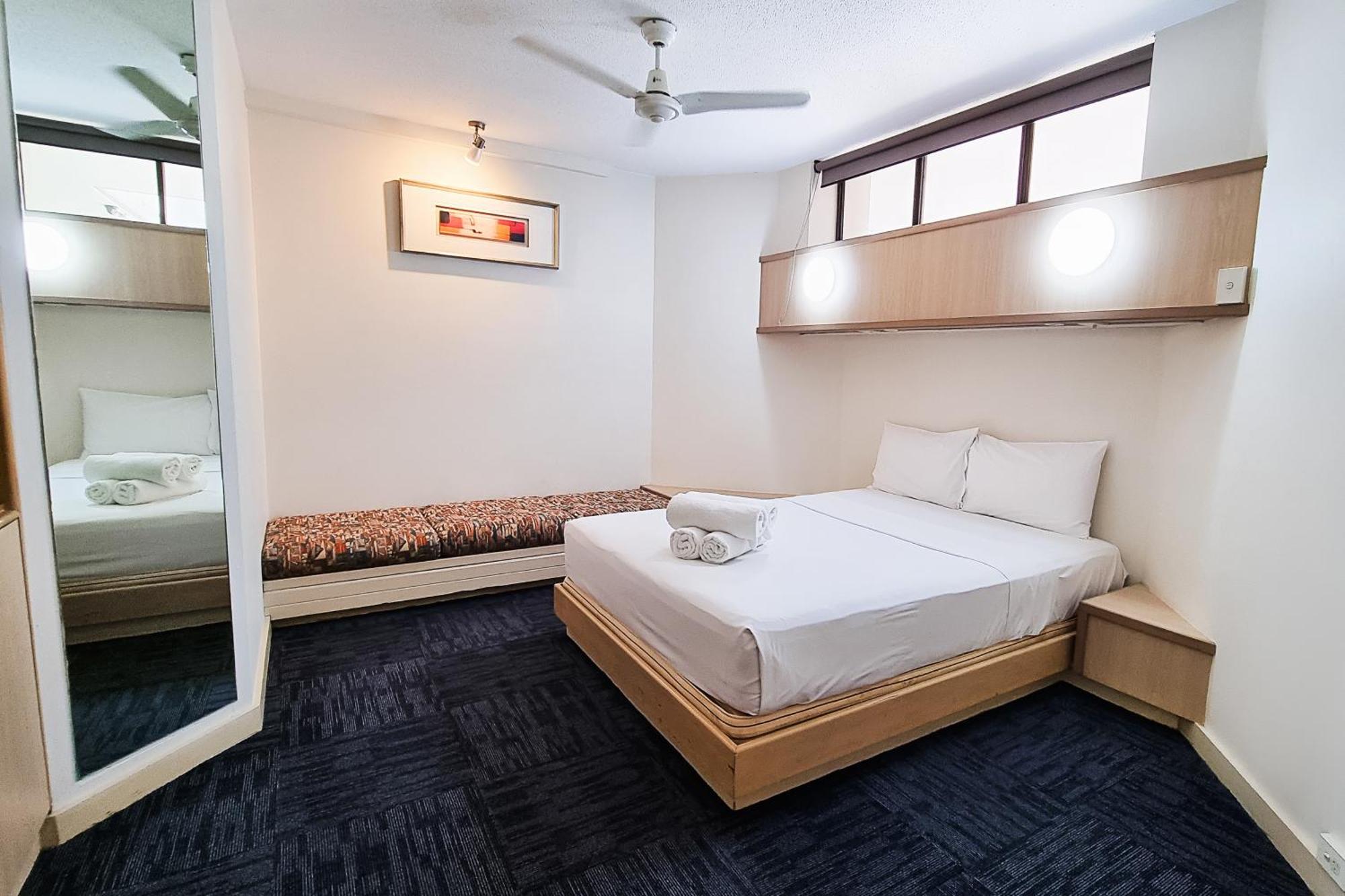 Tiki Hotel Apartments Surfers Paradise Gold Coast Exterior foto