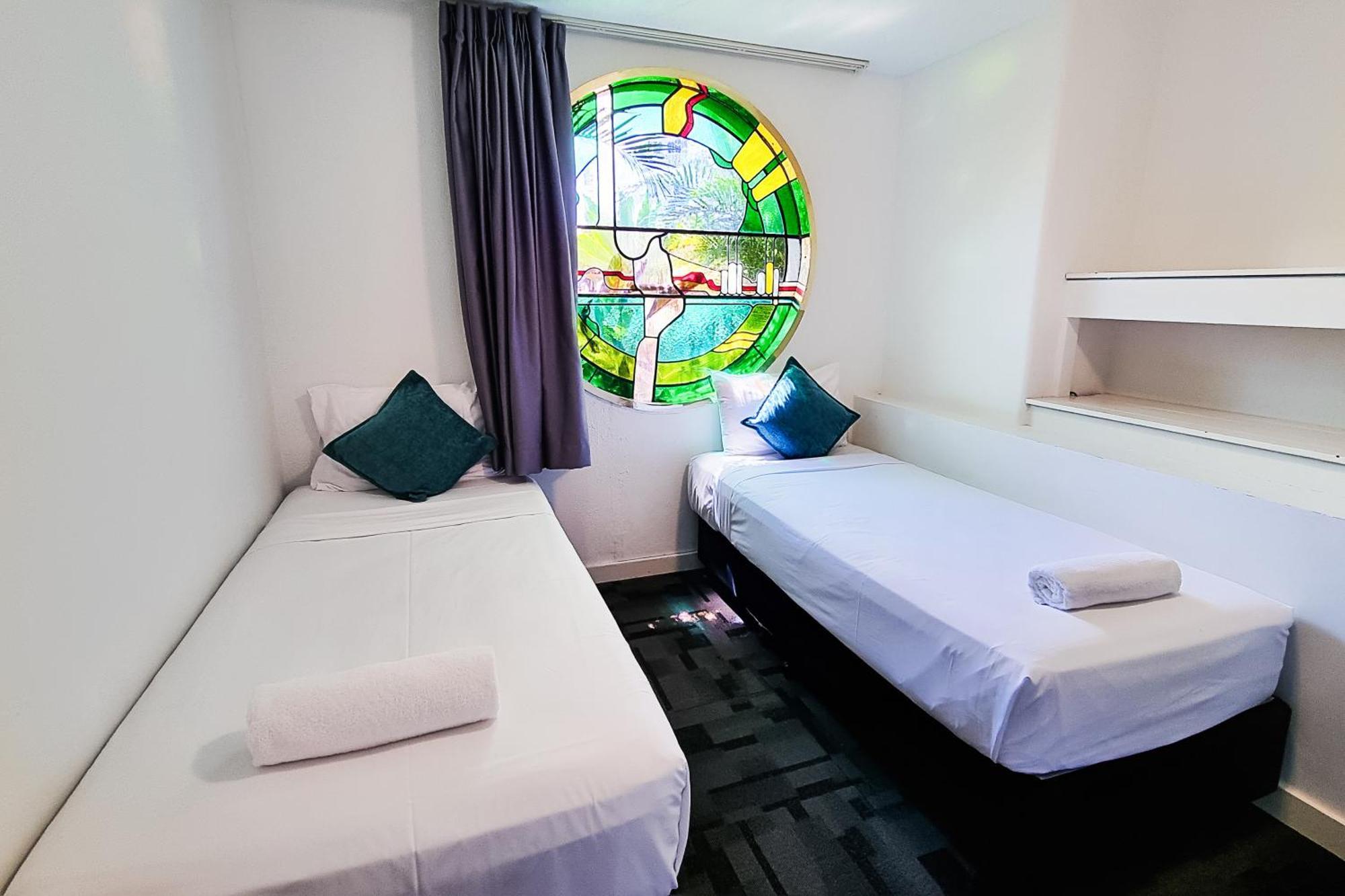 Tiki Hotel Apartments Surfers Paradise Gold Coast Exterior foto