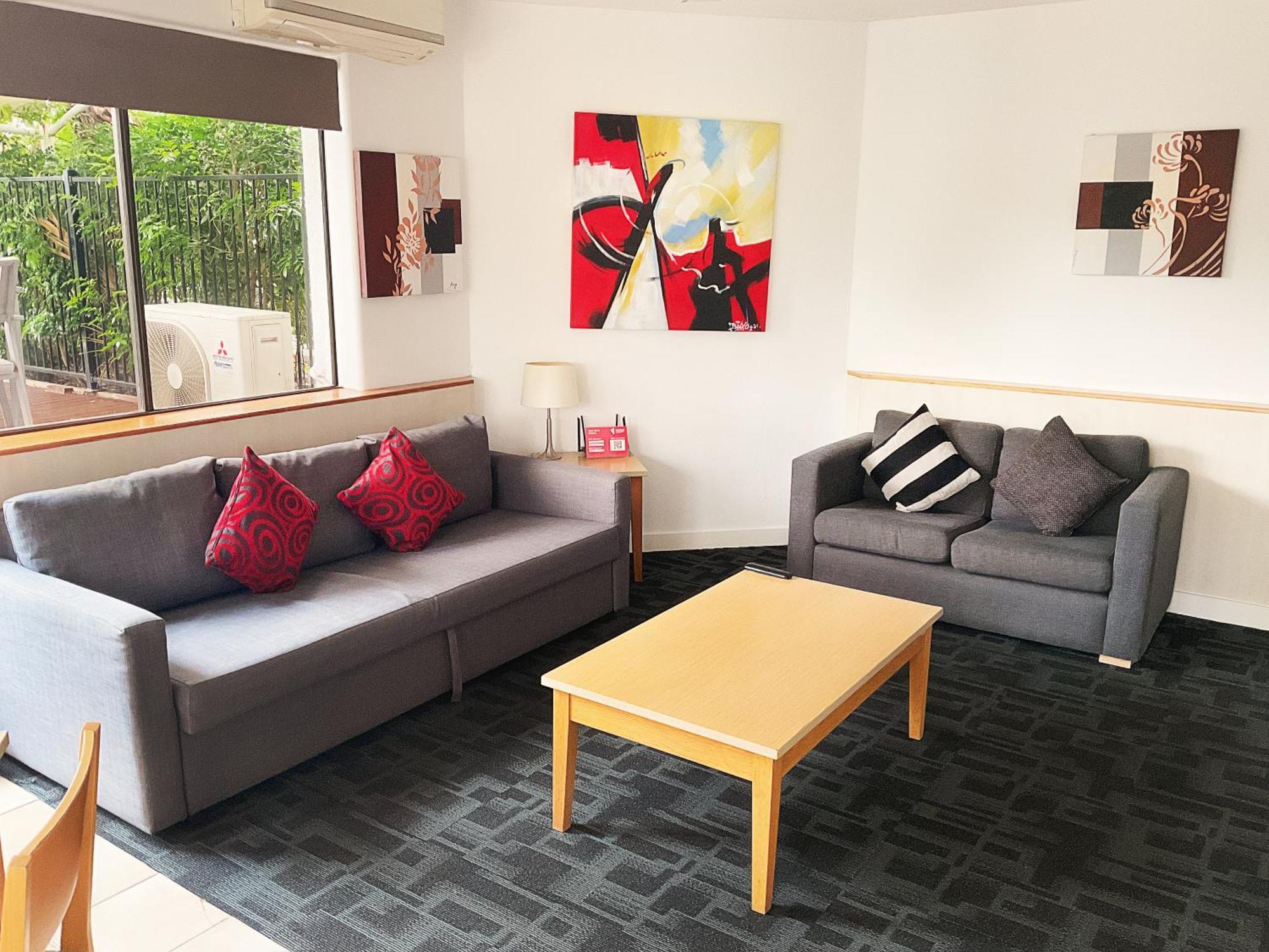 Tiki Hotel Apartments Surfers Paradise Gold Coast Exterior foto