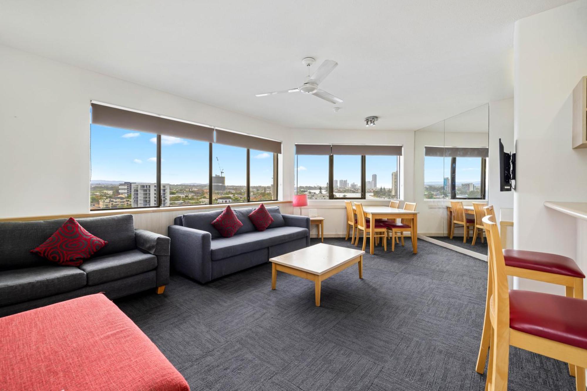 Tiki Hotel Apartments Surfers Paradise Gold Coast Exterior foto