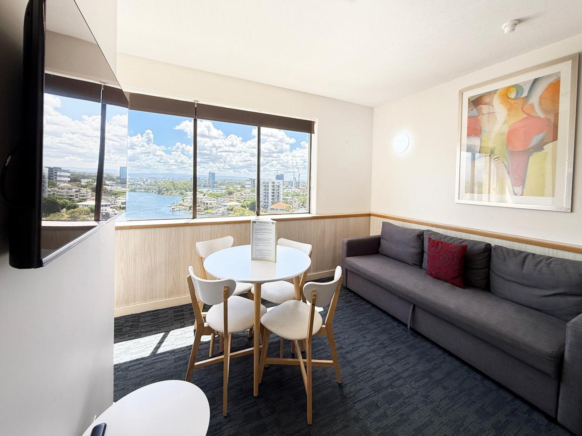 Tiki Hotel Apartments Surfers Paradise Gold Coast Exterior foto