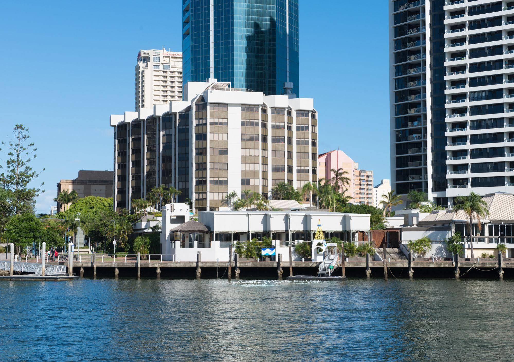 Tiki Hotel Apartments Surfers Paradise Gold Coast Exterior foto